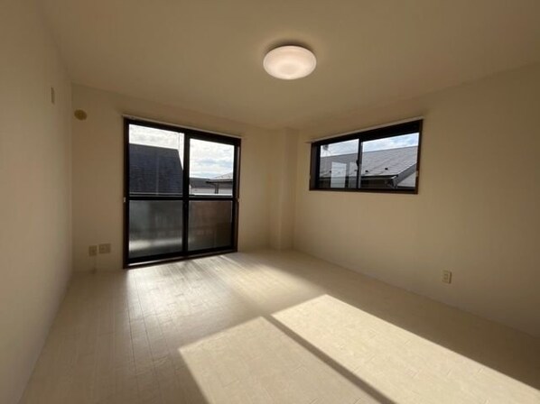 グランビュー本田町の物件内観写真